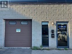 15 - 1260 SPEERS ROAD  Oakville, ON L6L 5T9