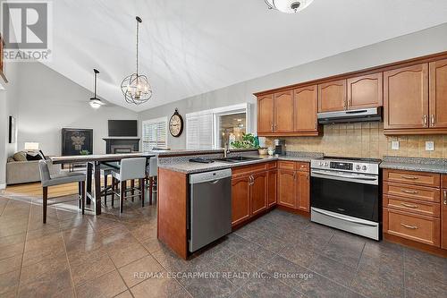 43 Claymore Crescent, Haldimand, ON - Indoor Photo Showing Kitchen