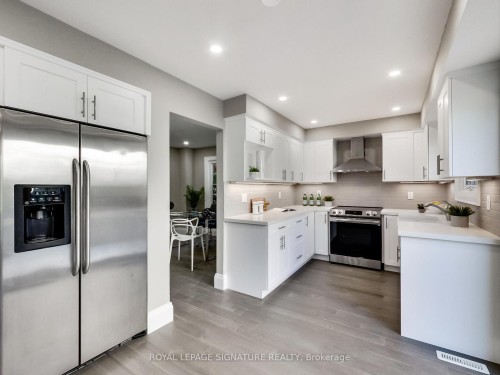 4342 Violet Road, Mississauga, ON - Indoor Photo Showing Kitchen With Stainless Steel Kitchen