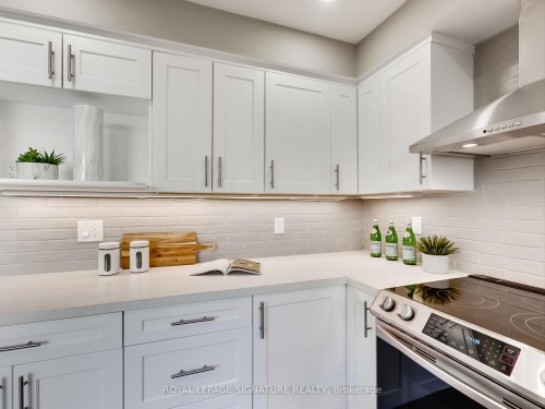 4342 Violet Road, Mississauga, ON - Indoor Photo Showing Kitchen