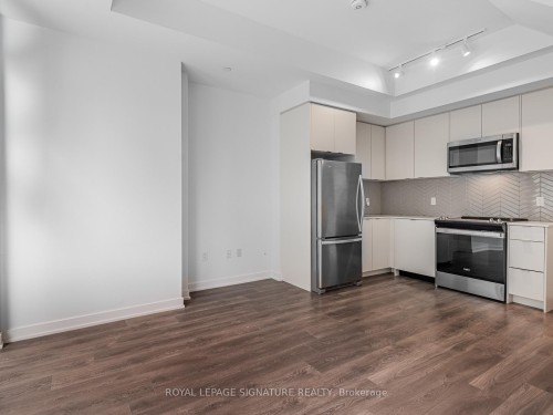 183F-1608 Charles Street, Whitby, ON - Indoor Photo Showing Kitchen