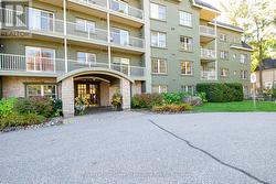 110 - 24 ONTARIO STREET  Bracebridge (Macaulay), ON P1L 2H5