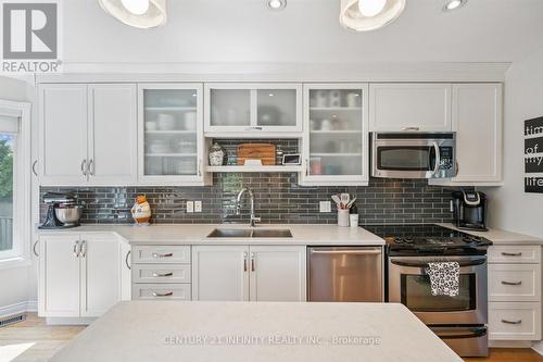 1049 Glenhare Street, Cobourg, ON - Indoor Photo Showing Kitchen With Upgraded Kitchen