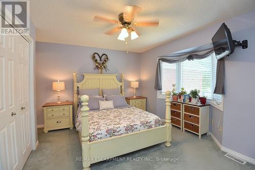11 Jacqueline Boulevard, Hamilton, ON - Indoor Photo Showing Bedroom