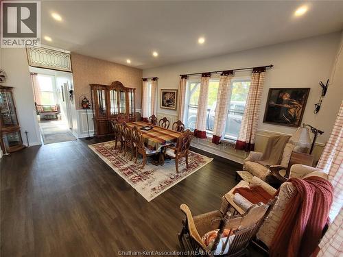 21132 Port Road, Merlin, ON - Indoor Photo Showing Living Room