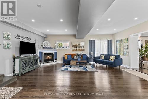 724 Line 3 Road S, Niagara-On-The-Lake (Virgil), ON - Indoor Photo Showing Living Room With Fireplace