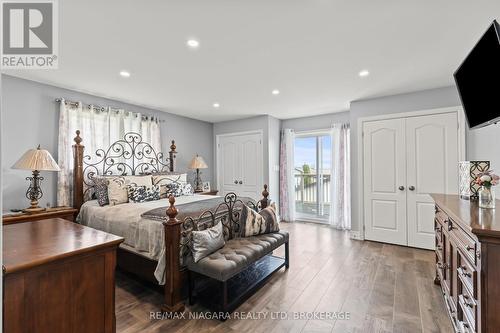 724 Line 3 Road S, Niagara-On-The-Lake (Virgil), ON - Indoor Photo Showing Bedroom