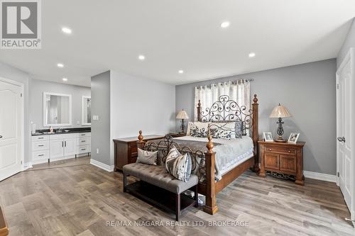 724 Line 3 Road S, Niagara-On-The-Lake (Virgil), ON - Indoor Photo Showing Bedroom