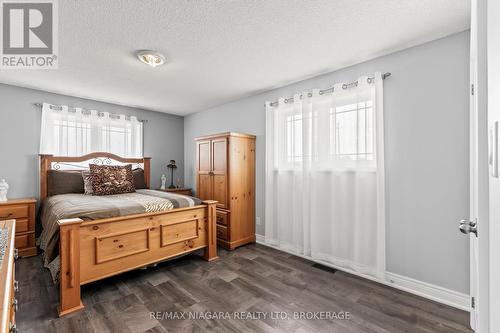 724 Line 3 Road S, Niagara-On-The-Lake (Virgil), ON - Indoor Photo Showing Bedroom
