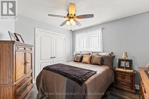 724 Line 3 Road S, Niagara-On-The-Lake (Virgil), ON - Indoor Photo Showing Bedroom