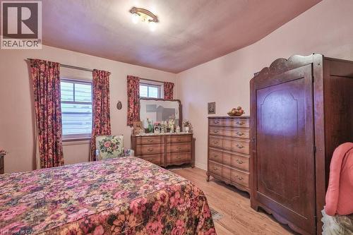 945 Beechwood Avenue, Mississauga, ON - Indoor Photo Showing Bedroom