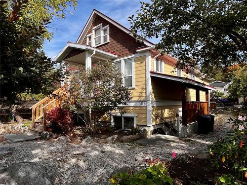 305 1St  Nw Avenue, Nakusp, BC - Outdoor