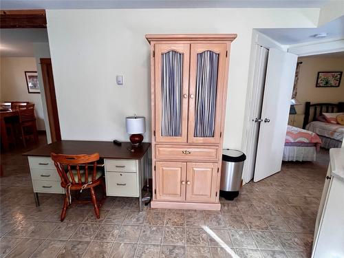 305 1St  Nw Avenue, Nakusp, BC - Indoor