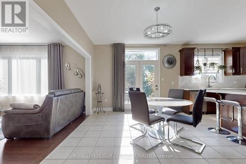 19 Richmond Park Drive, Georgina, ON - Indoor Photo Showing Dining Room
