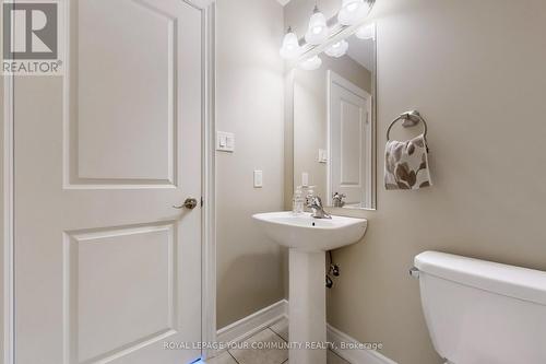 19 Richmond Park Drive, Georgina, ON - Indoor Photo Showing Bathroom