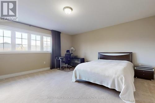 19 Richmond Park Drive, Georgina, ON - Indoor Photo Showing Bedroom