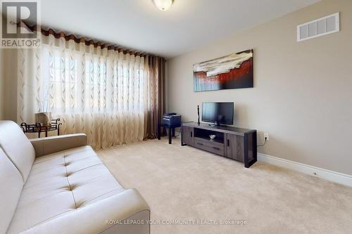 19 Richmond Park Drive, Georgina, ON - Indoor Photo Showing Living Room