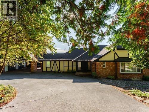 2090 26Th Street, West Vancouver, BC - Outdoor