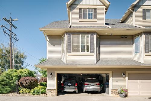 101-952 Lawson Avenue, Kelowna, BC - Outdoor