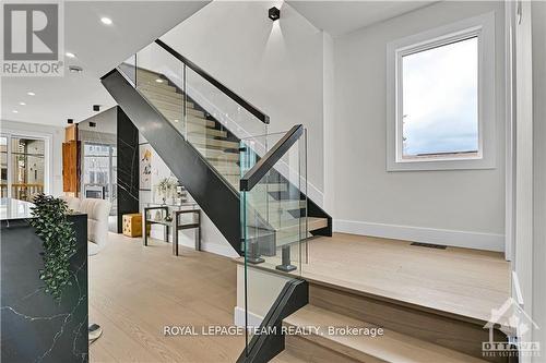 828 Alpine Avenue, Ottawa, ON - Indoor Photo Showing Other Room