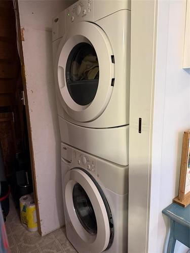 405 Gadwell Place, Duck Mountain Provincial Park, MB - Indoor Photo Showing Laundry Room