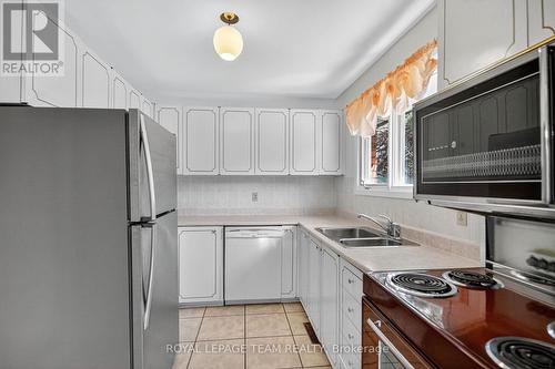 1900 Southampton Court, Ottawa, ON - Indoor Photo Showing Kitchen With Double Sink