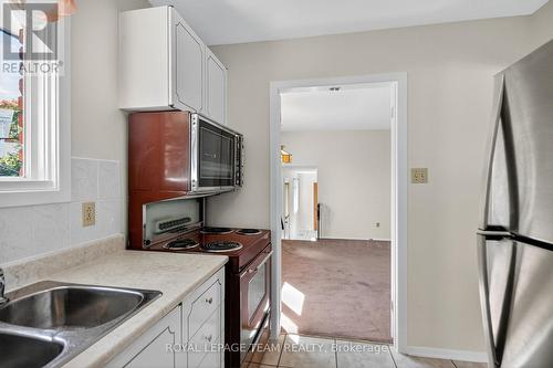 1900 Southampton Court, Ottawa, ON - Indoor Photo Showing Kitchen