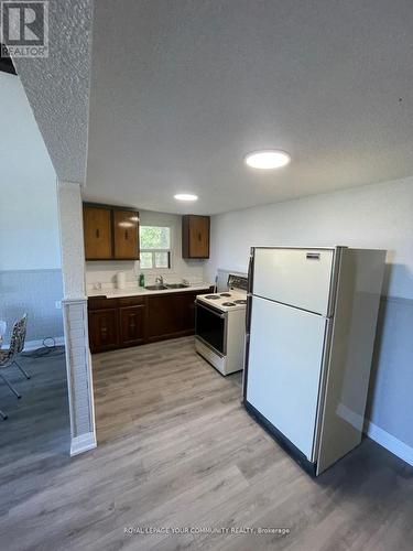 Unit A - 274 Coastline Drive, Wasaga Beach, ON - Indoor Photo Showing Kitchen