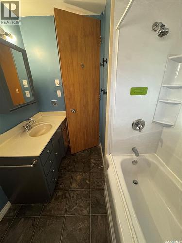 522 1St Street E, Lafleche, SK - Indoor Photo Showing Bathroom