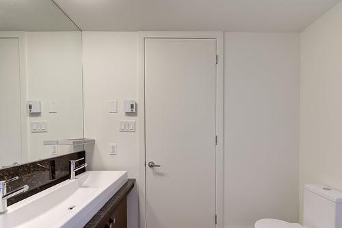 Bathroom - 704-801 Rue De La Commune E., Montréal (Ville-Marie), QC - Indoor Photo Showing Bathroom