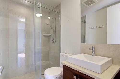 Bathroom - 704-801 Rue De La Commune E., Montréal (Ville-Marie), QC - Indoor Photo Showing Bathroom