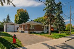 185 Av. Héroux  Saint-Jean-Sur-Richelieu, QC J2X 2J3