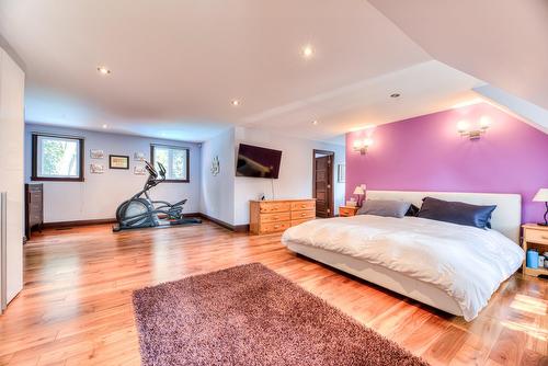 Primary bedroom - 107 Av. De Charente, Saint-Lambert, QC - Indoor Photo Showing Bedroom