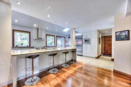 Kitchen - 107 Av. De Charente, Saint-Lambert, QC - Indoor