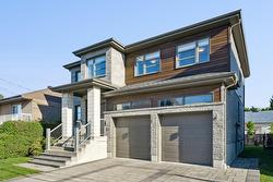 5960 Rue Alexandre  Brossard, QC J4Z 1P5