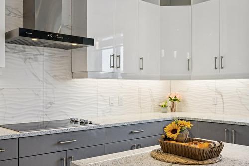 Cuisine - 5960 Rue Alexandre, Brossard, QC - Indoor Photo Showing Kitchen With Upgraded Kitchen