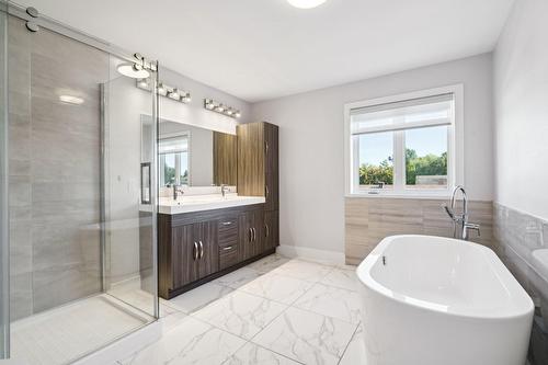 Salle de bains - 5960 Rue Alexandre, Brossard, QC - Indoor Photo Showing Bathroom