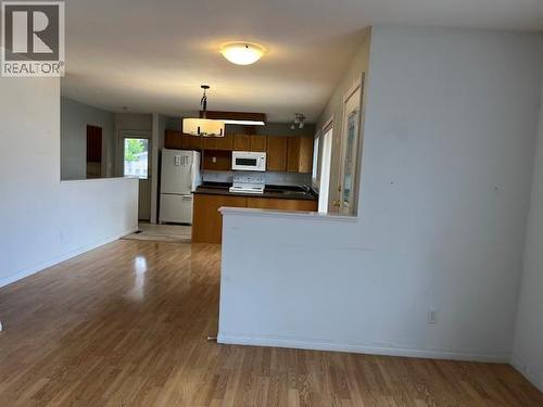 4008 Lobelia Drive, Osoyoos, BC - Indoor Photo Showing Kitchen