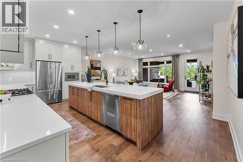 7 Taliesin Trail, Welland, ON - Indoor Photo Showing Kitchen With Upgraded Kitchen