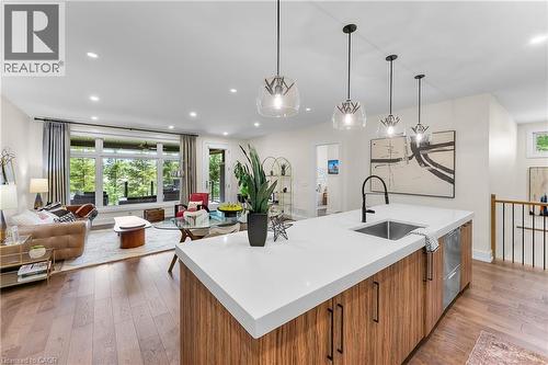 7 Taliesin Trail, Welland, ON - Indoor