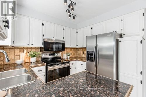 10 Barwick Drive, Barrie (West Bayfield), ON - Indoor Photo Showing Kitchen With Stainless Steel Kitchen With Double Sink