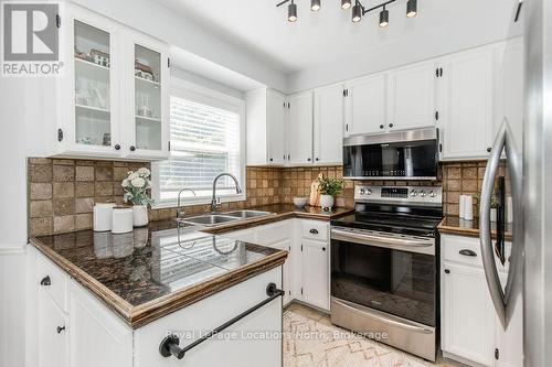 10 Barwick Drive, Barrie (West Bayfield), ON - Indoor Photo Showing Kitchen With Stainless Steel Kitchen With Double Sink