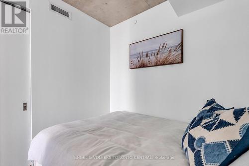 310 - 21 Lawren Harris Square, Toronto, ON - Indoor Photo Showing Bedroom