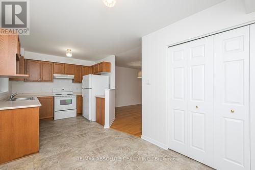 254 Gershwin Private, Ottawa, ON - Indoor Photo Showing Kitchen