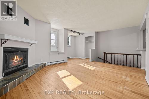 196 Osgoode Street, Ottawa, ON - Indoor Photo Showing Living Room With Fireplace