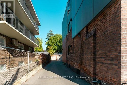 167 Quebec Avenue, Toronto, ON - Outdoor