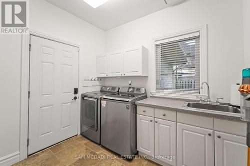 724 Atoka Drive, Mississauga, ON - Indoor Photo Showing Laundry Room