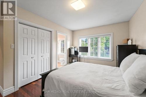 724 Atoka Drive, Mississauga, ON - Indoor Photo Showing Bedroom