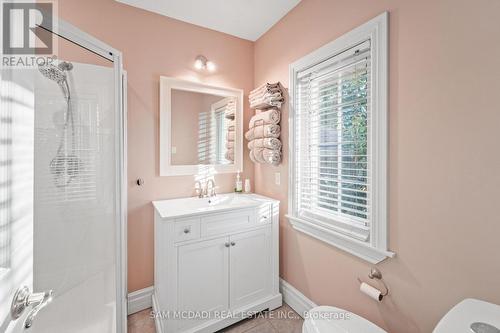 724 Atoka Drive, Mississauga, ON - Indoor Photo Showing Bathroom