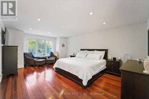 724 Atoka Drive, Mississauga, ON - Indoor Photo Showing Bedroom